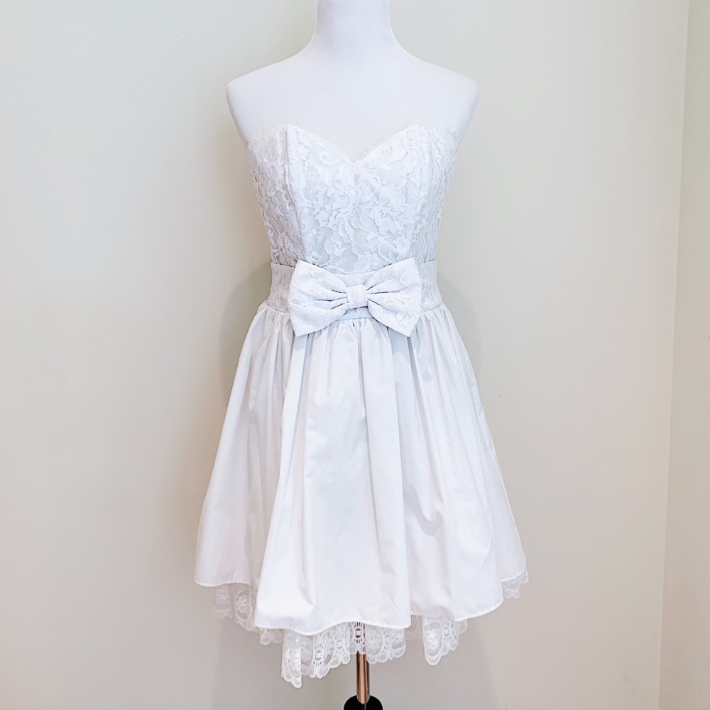 Vintage Gunne Sax White Lace Short Formal Dress